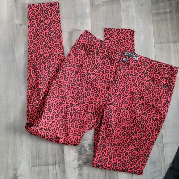 🍒🐆 Red Leopard Skinny Pants - Picture 1 of 3